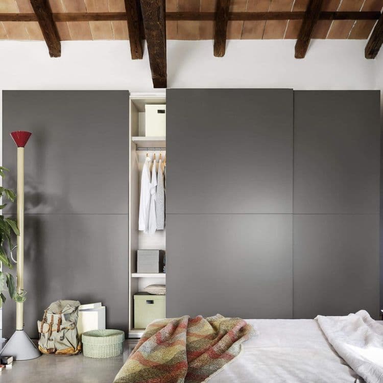 Do Fitted Wardrobes Have To Go To The Ceiling?